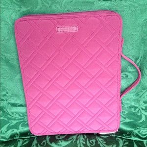Tablet Carrier in Hawthorn Rose color
